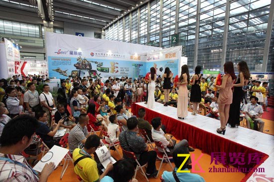 展会现场慧聪T台秀人气火爆