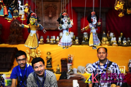 尼泊尔的拉线小木偶别具一格