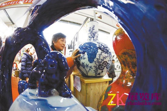 南京艺术收藏博览会暨珠宝玉石首饰展举行