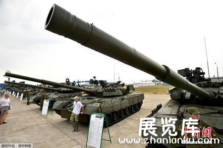 俄罗斯武器装备展开幕